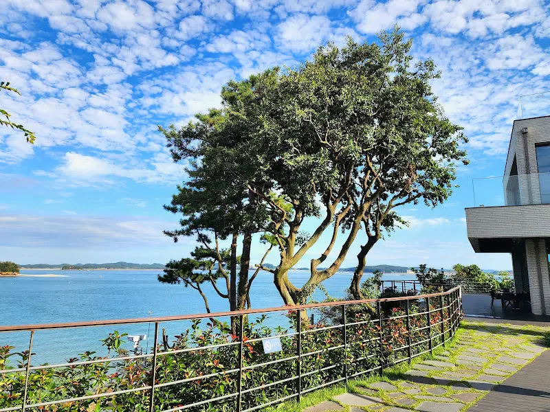 카페 외부 모습