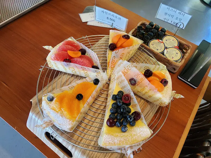 다양한 조각 케이크