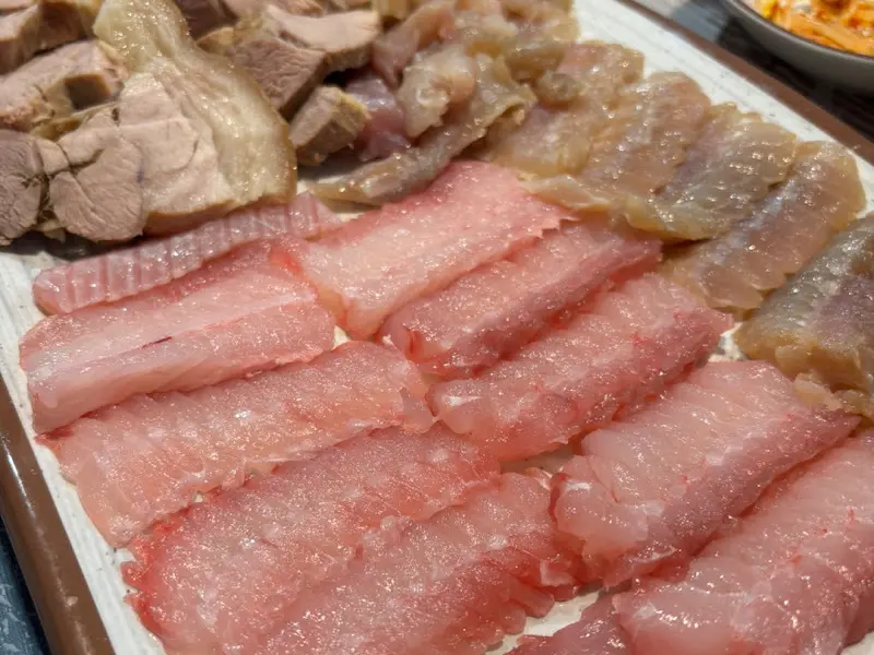 민어회, 아귀수육, 돼지고기 수육 한 상