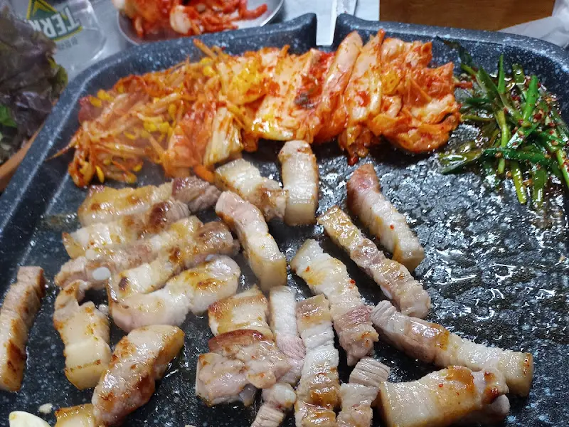 삼겹살, 김치, 콩나물 환상의 조합