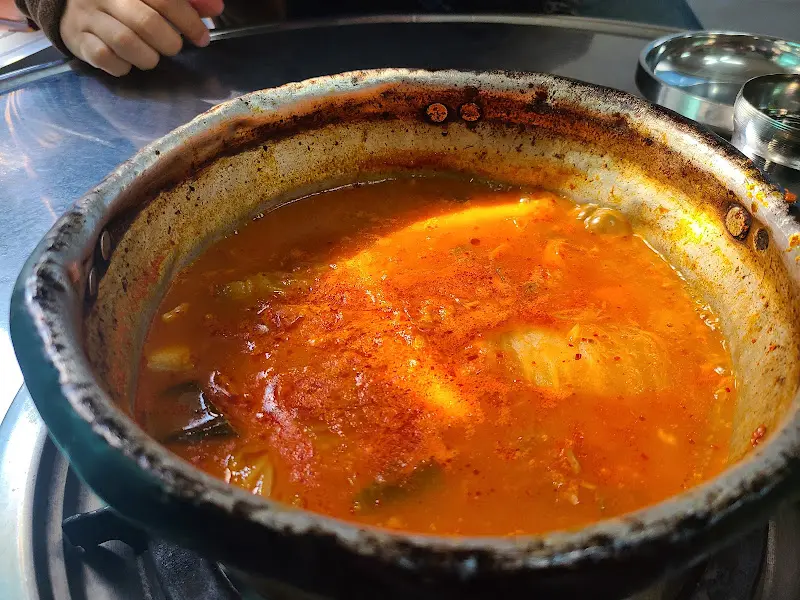고기 듬뿍 김치찌개