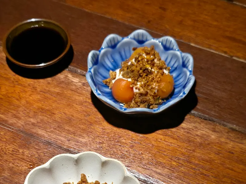 달콤한 과일 구이와 마스카포네 치즈의 조화