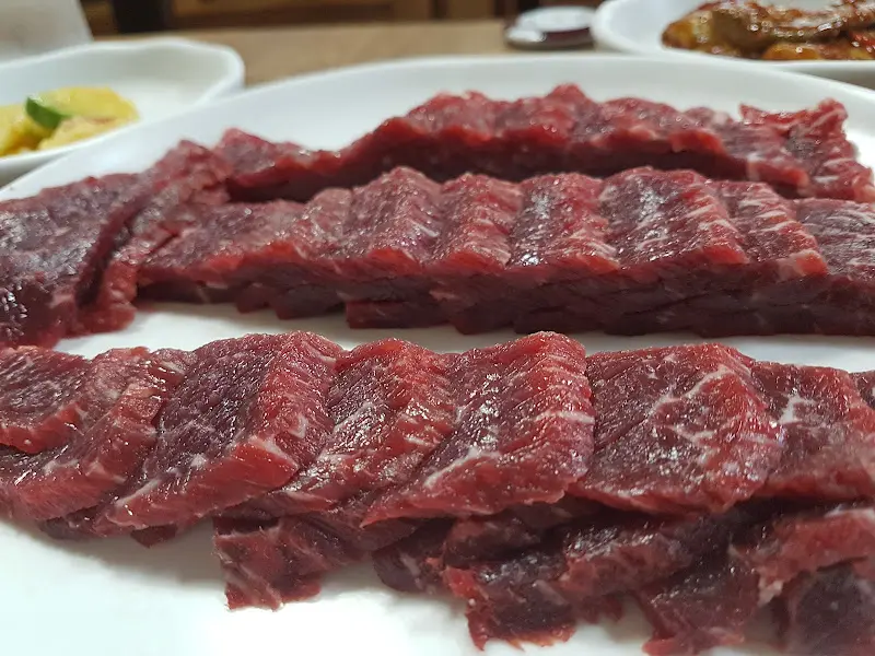 신선한 육사시미