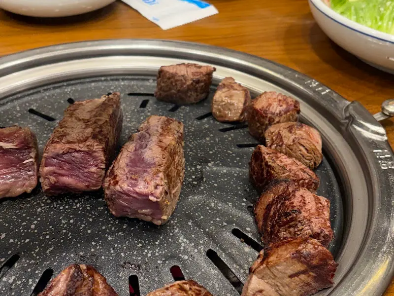 깍둑썰기된 한우