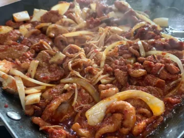 영동의 숨겨진 보석, 둥구나무집에서 맛보는 오리, 그 이상의 이야기 맛집