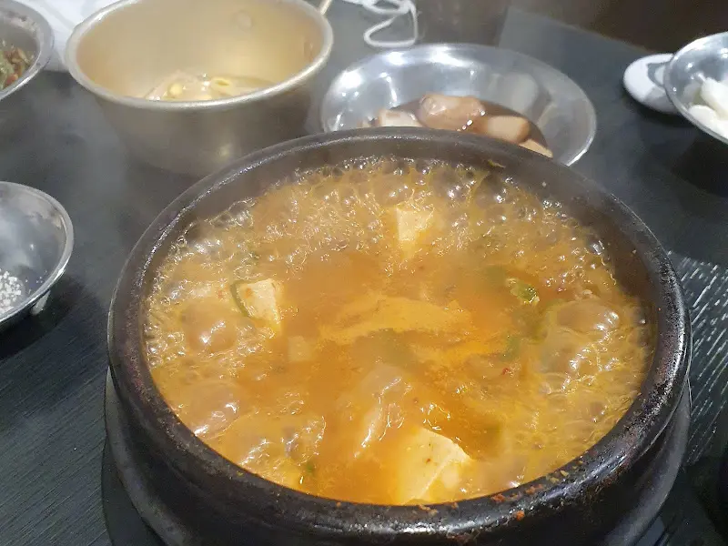 보글보글 끓는 된장찌개