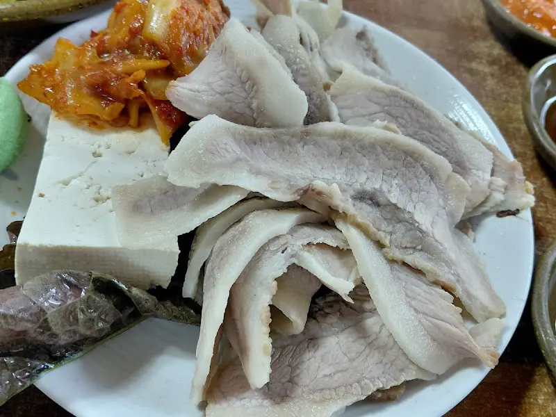 수육과 볶음김치