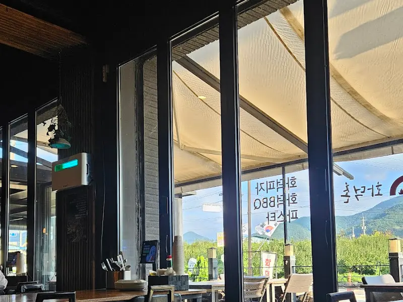 화덕촌 창밖 풍경