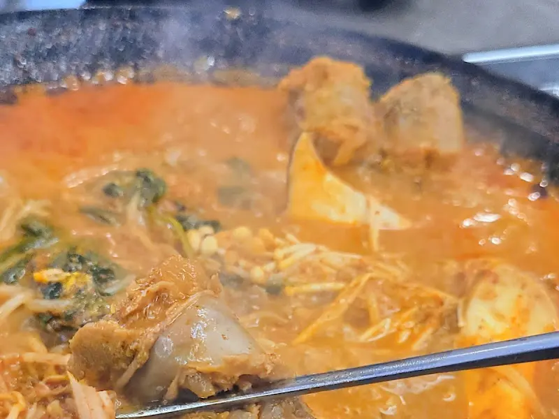 보글보글 끓는 우육순대전골