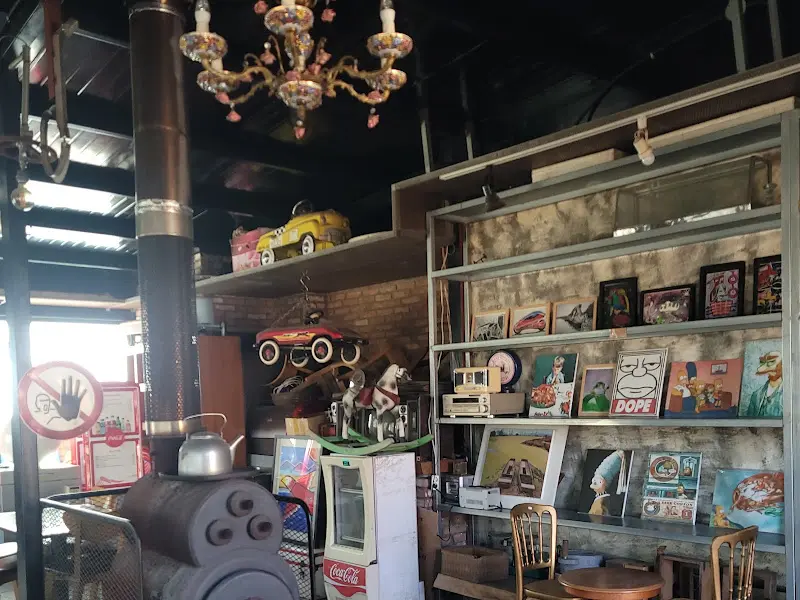 별관 2층 카페 공간