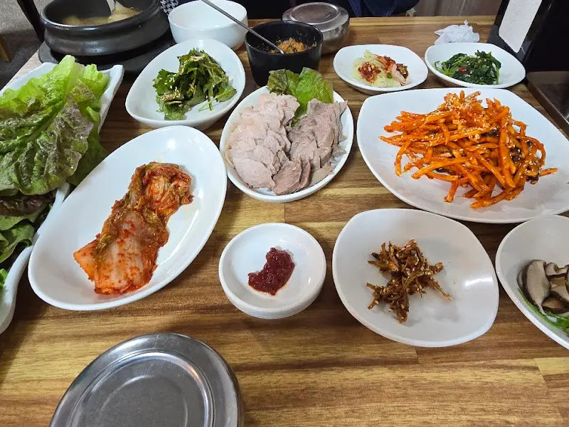 우렁쌈밥 정식 한상차림