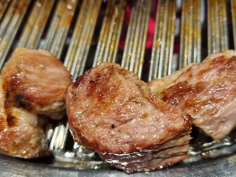 구워진 고기 단면