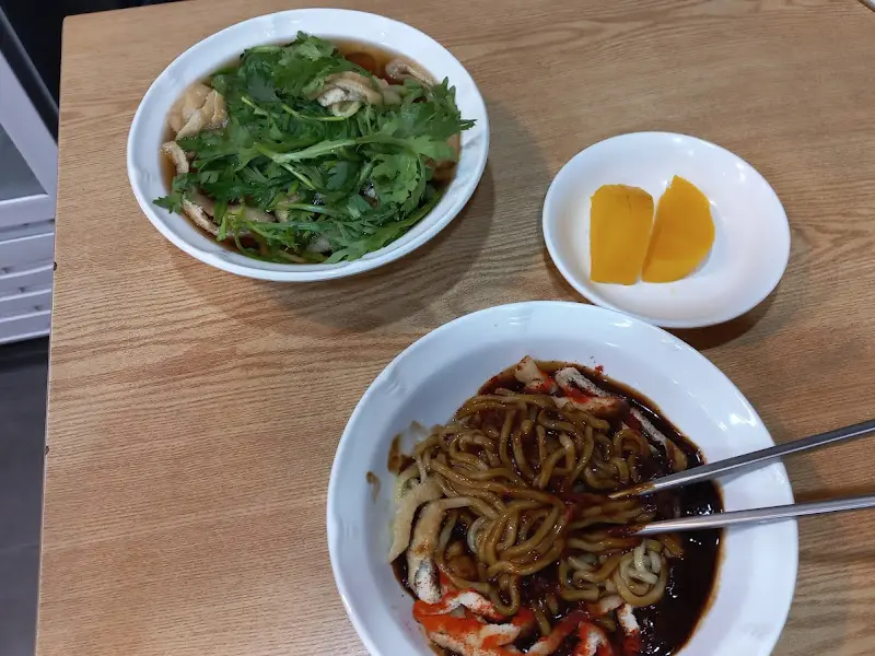 우동, 짜장, 단무지 풀샷