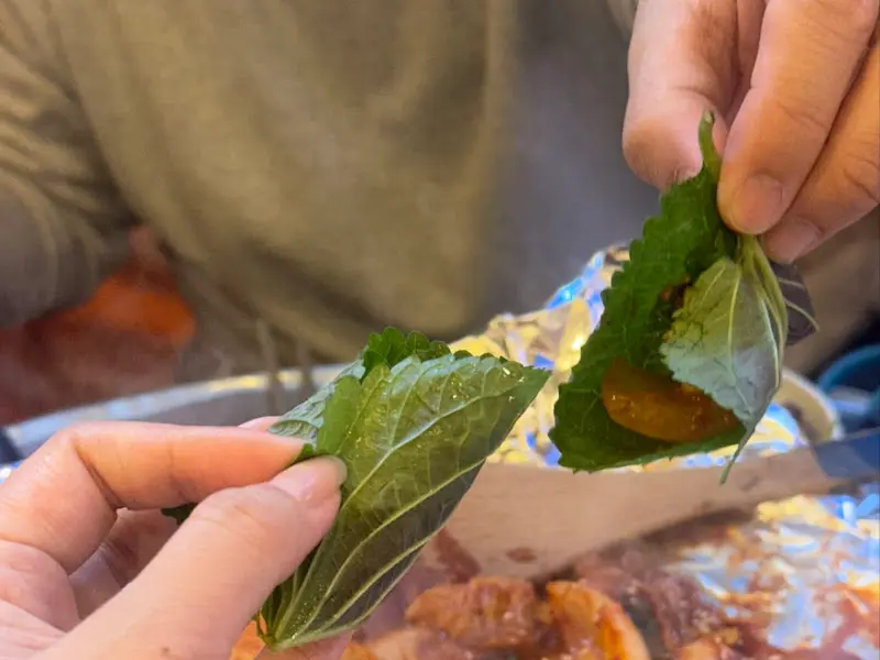 깻잎에 싸 먹는 꼼장어