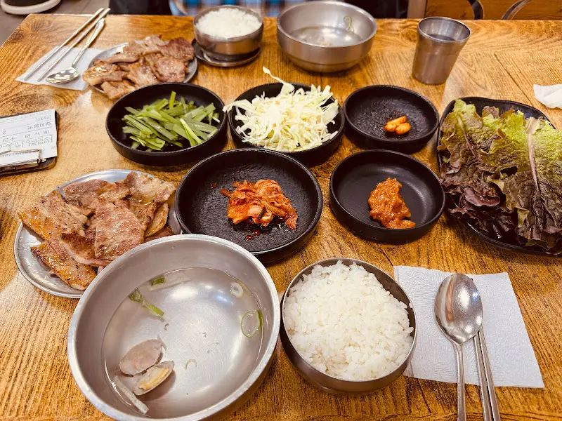 돼지불백 한 상 차림