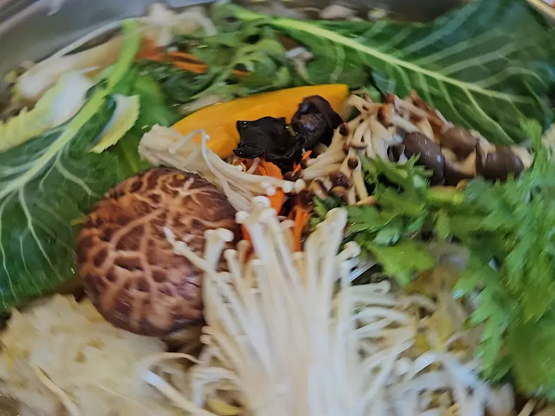 다양한 버섯과 채소