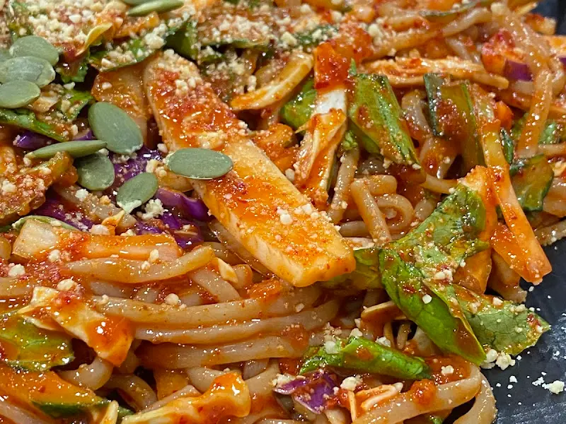 도토리 쟁반 국수 확대샷