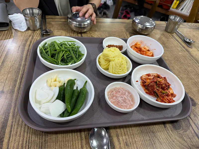 수육 정식 한상차림