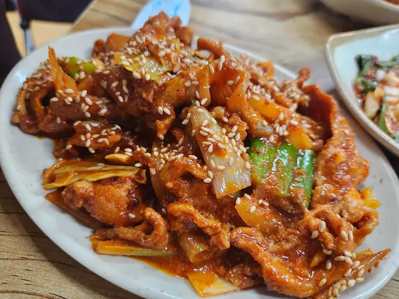 윤기가 흐르는 제육볶음