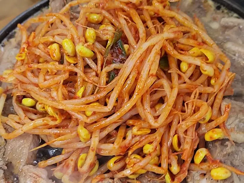 콩나물과 함께 익어가는 갈비