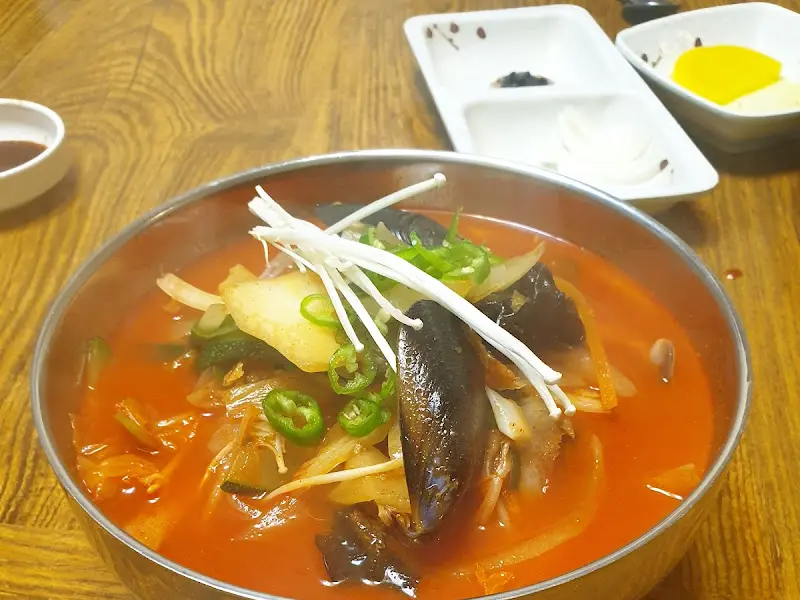 해산물이 듬뿍 들어간 짬뽕