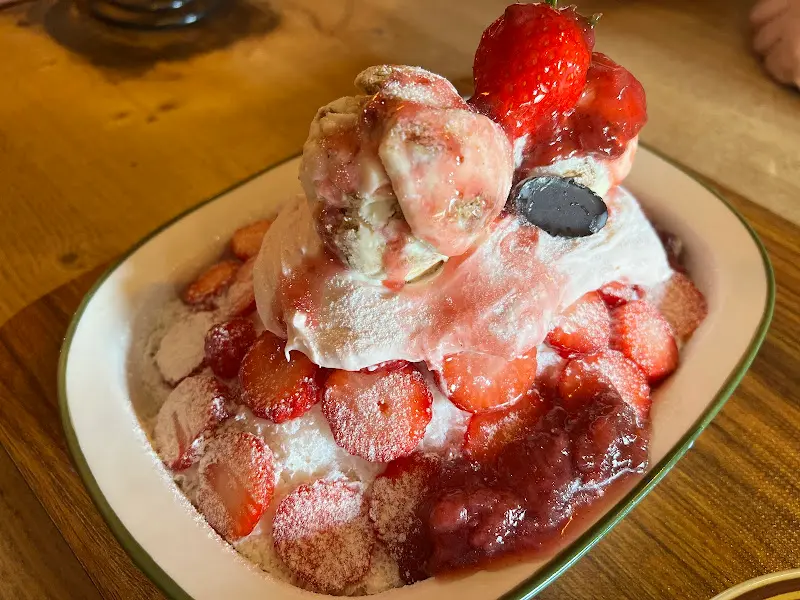 딸기 초코 빙수