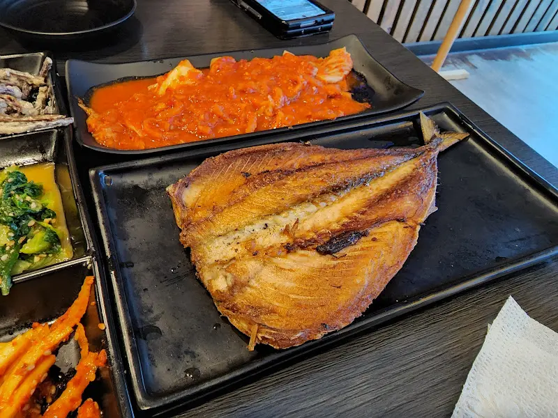 런치 스페셜 정식의 고등어 구이