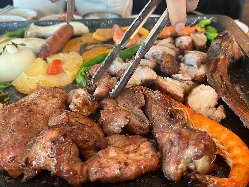 활활 타오르는 모닥불