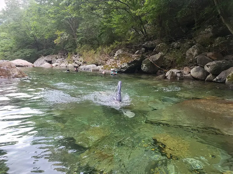 피아골 계곡 물놀이