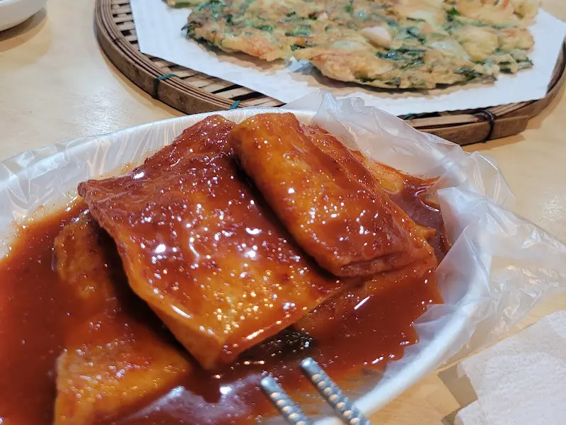 매콤달콤한 양념이 돋보이는 떡볶이