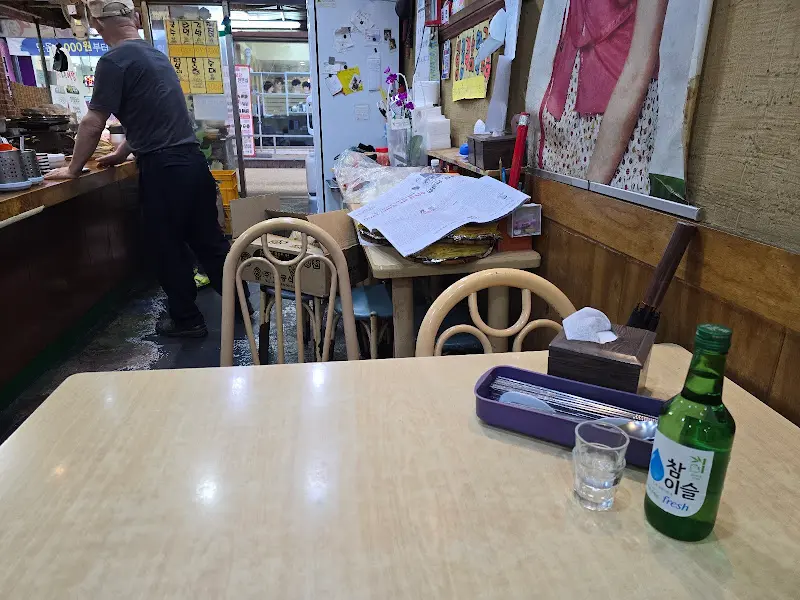 소박한 테이블 풍경