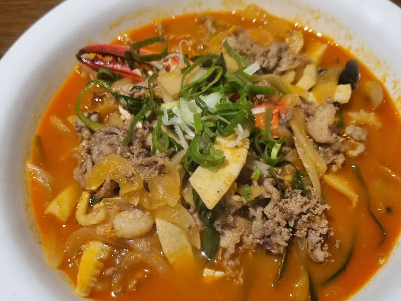 푸짐한 차돌박이가 인상적인 차돌짬뽕