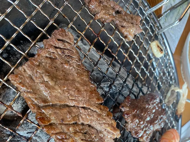 노릇하게 구워진 양념갈비