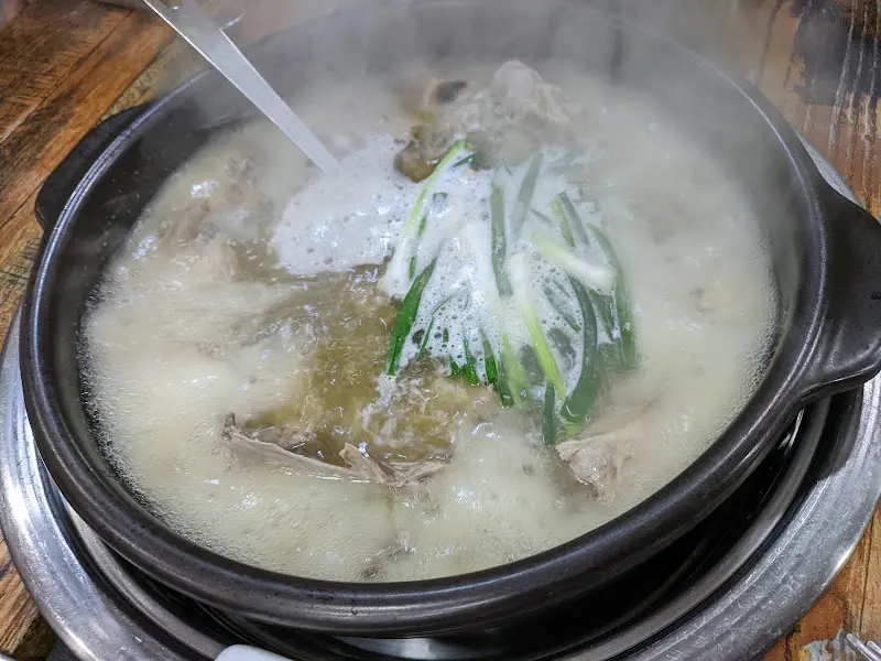 뚝배기에 담긴 오리탕