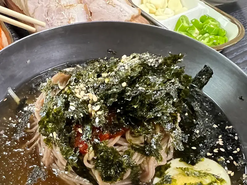 막국수와 수육의 조합