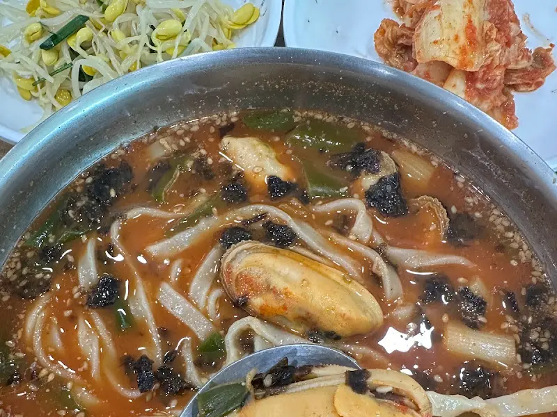 실한 섭이 듬뿍 들어간 섭장칼국수