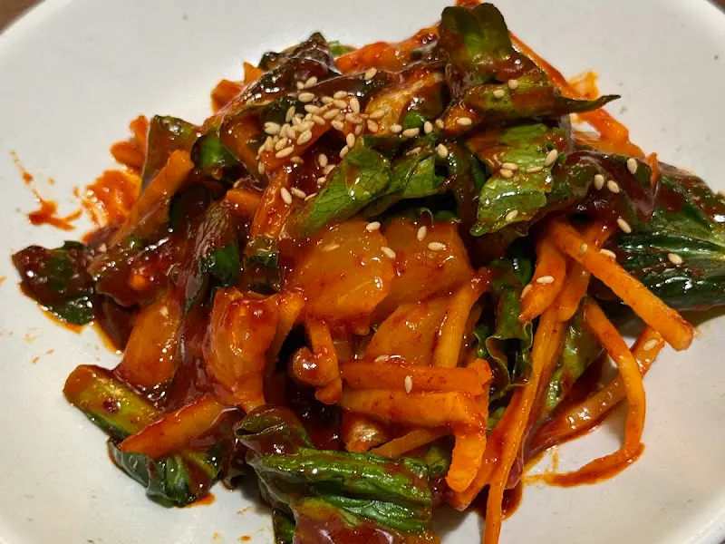 매콤달콤한 양념이 입맛을 돋우는 요리