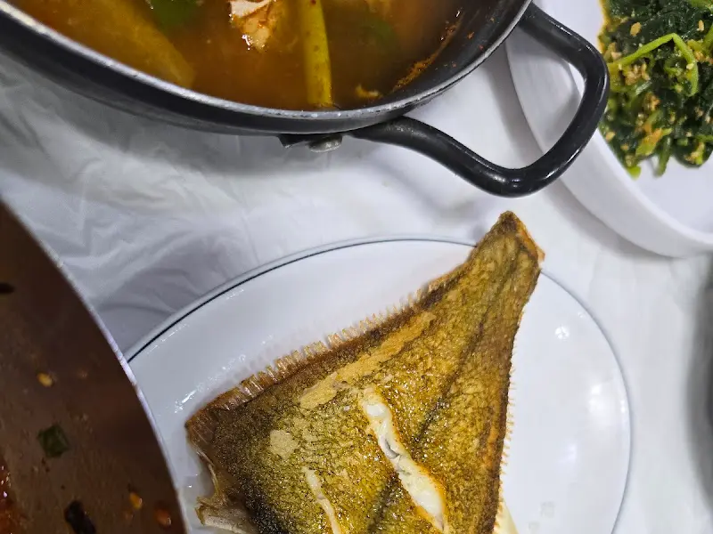 태화횟집 매운탕과 가자미구이