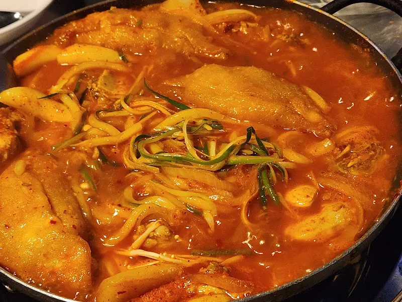 닭볶음탕과 볶음밥