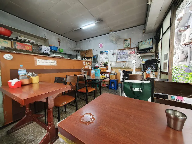 달래식당 내부 전경
