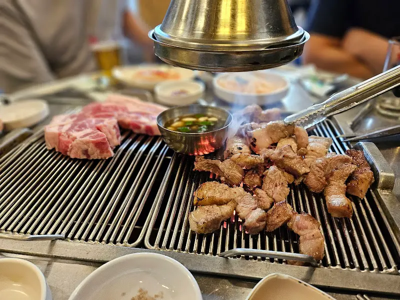 불판 위의 흑돼지