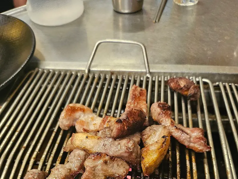 깨끗하게 비워진 불판