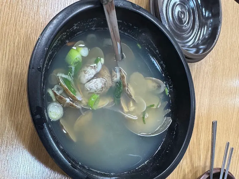 바지락칼국수 국물