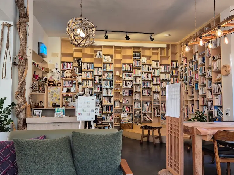 카페 내부 전경