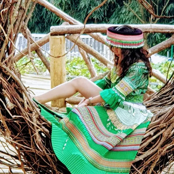 화려한 색감의 의상