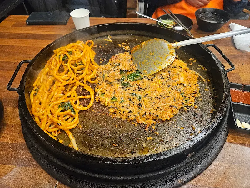 볶음밥은 선택 아닌 필수!