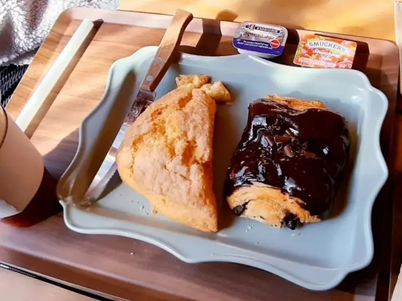 스콘과 초코 페스츄리