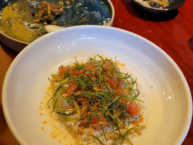 채소가 듬뿍 올려진 요리