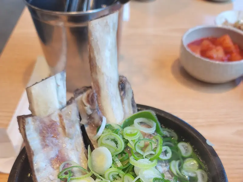 갈비탕의 웅장한 갈빗대