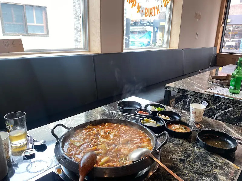 깔끔한 식당 내부